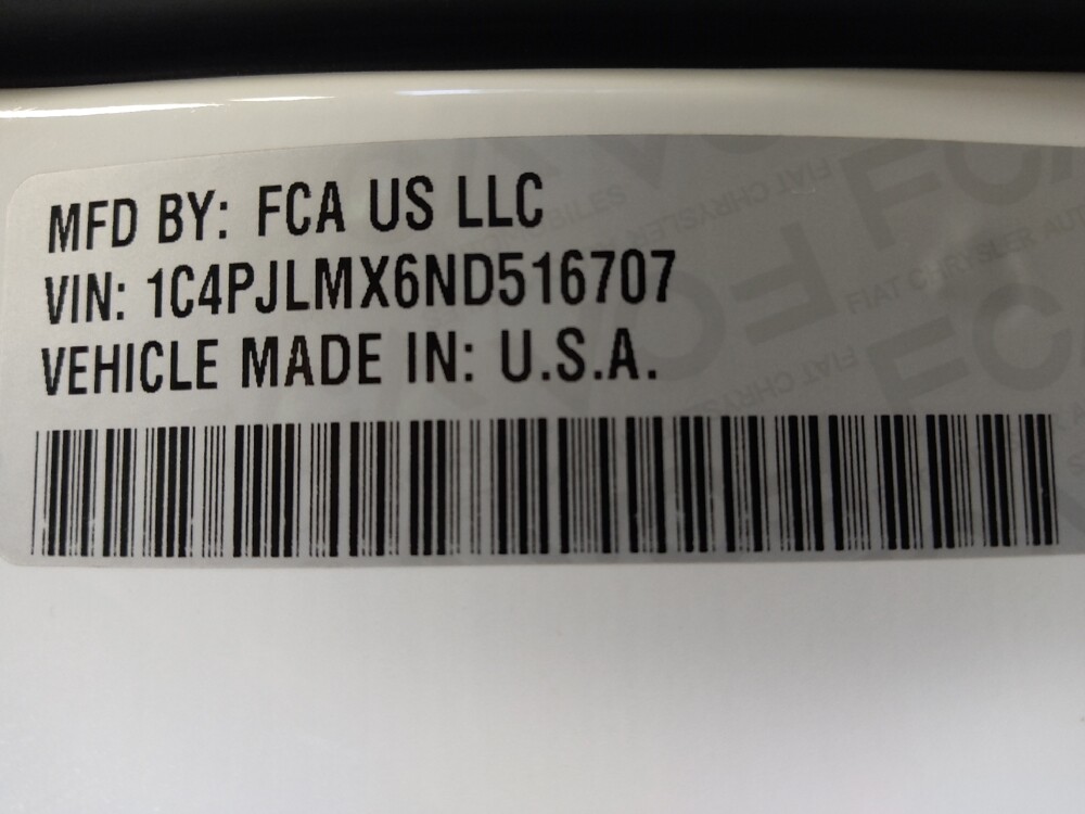 2022 Jeep Cherokee in Metairie, LA 70006 - 18100001 33