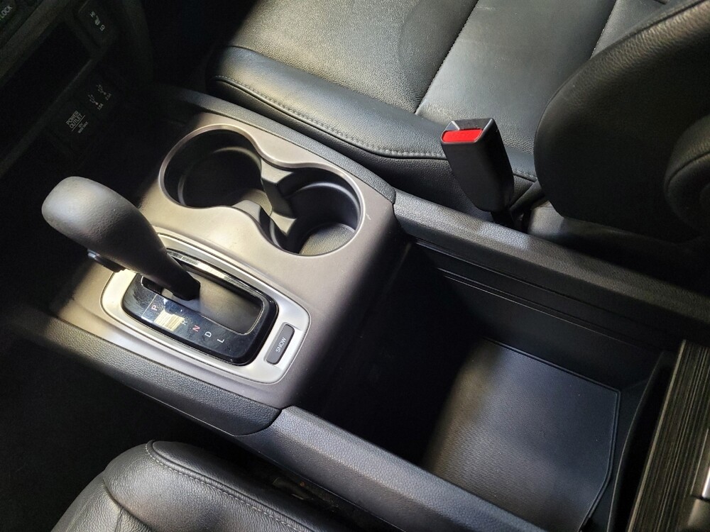 2016 Honda Pilot in Riverside, CA 92504 - 18100020 26