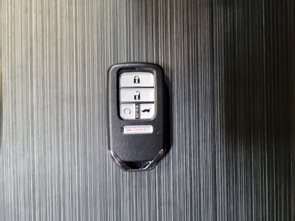 2016 Honda Pilot in Riverside, CA 92504 - 18100020 32