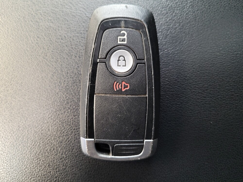 2022 Ford Edge in Downey, CA 90241 - 18100022 32