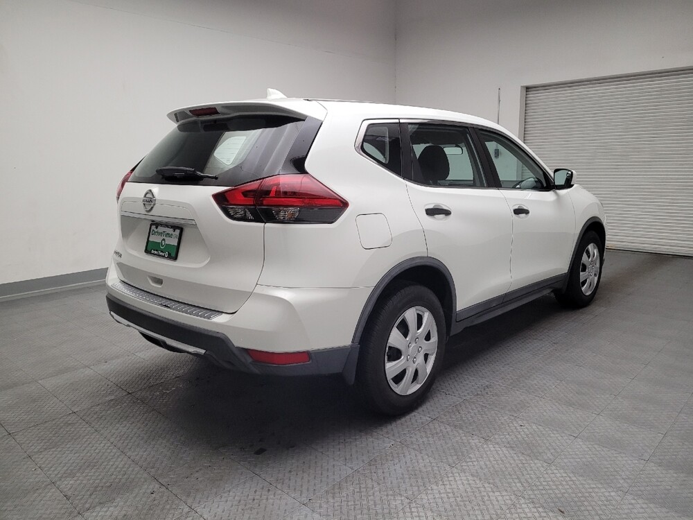 2018 Nissan Rogue in Downey, CA 90241 - 18100023 9