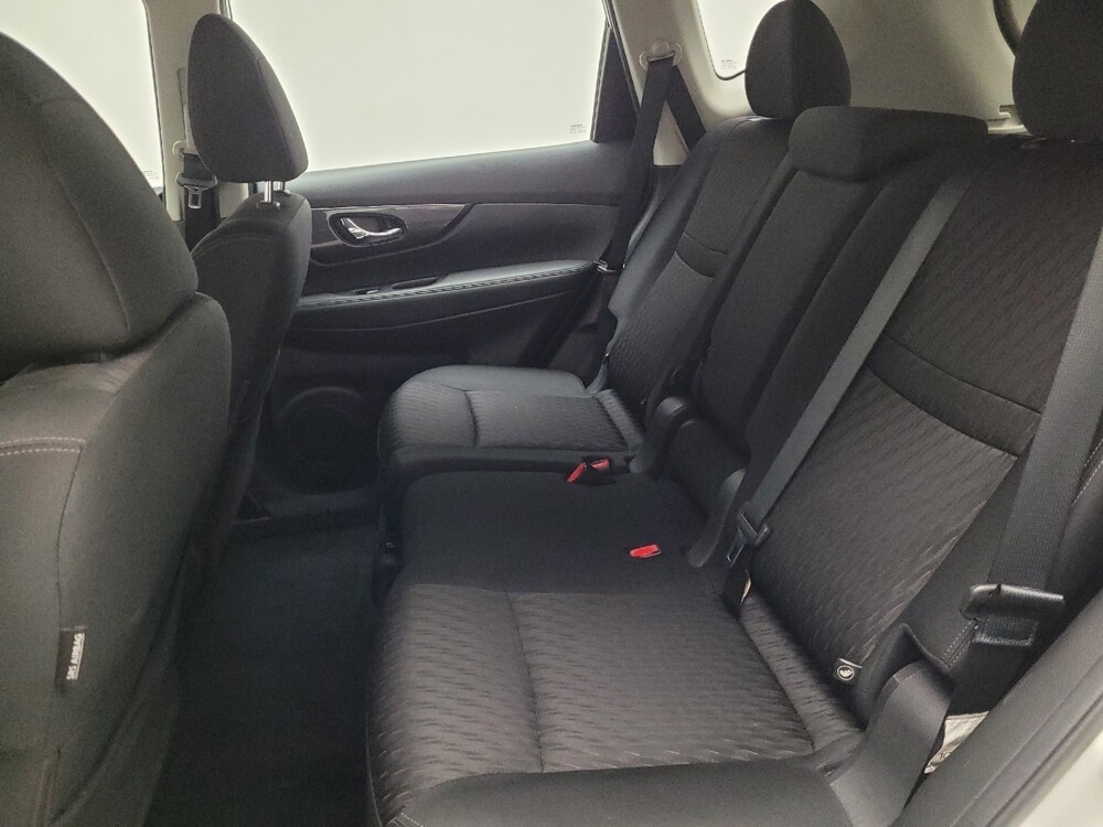 2018 Nissan Rogue in Downey, CA 90241 - 18100023 18