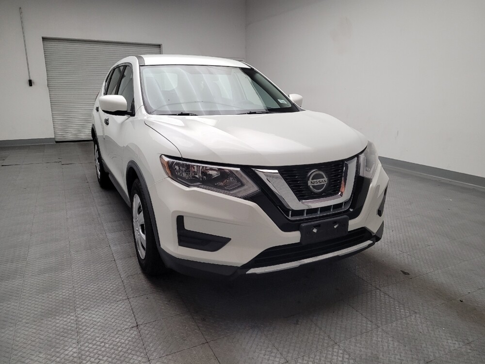 2018 Nissan Rogue in Downey, CA 90241 - 18100023 14