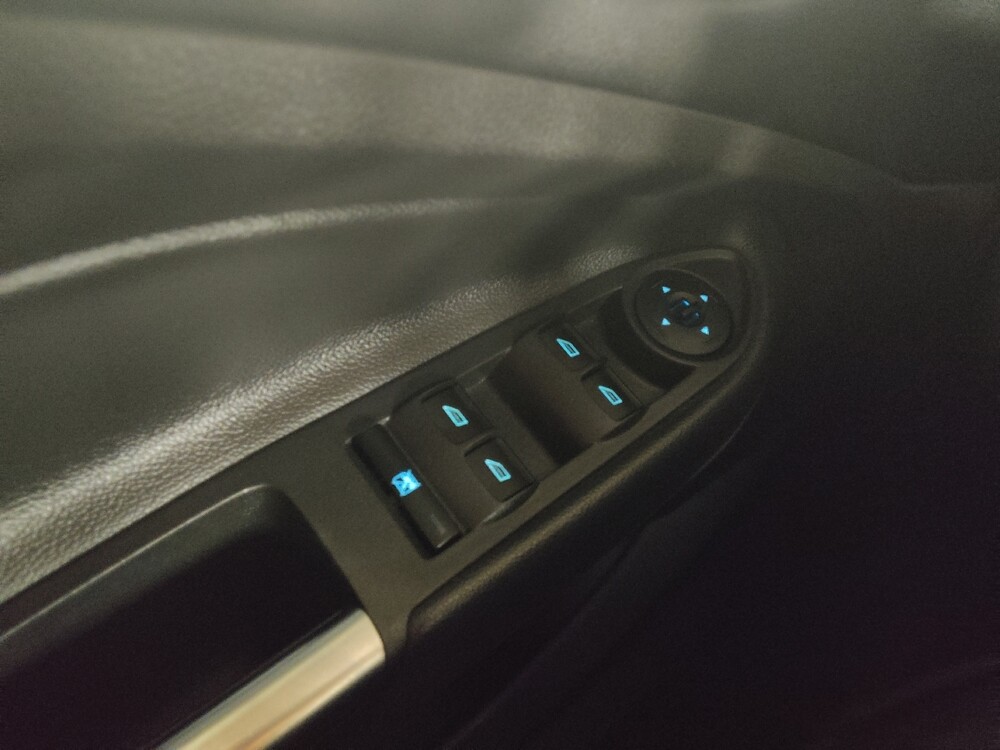 2015 Ford Escape in Jackson, MS 39211 - 18100032 27