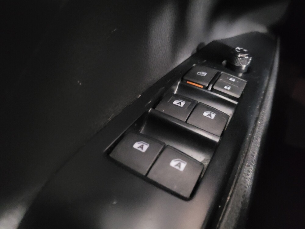 2019 Toyota Camry in Jackson, MS 39211 - 18100034 27