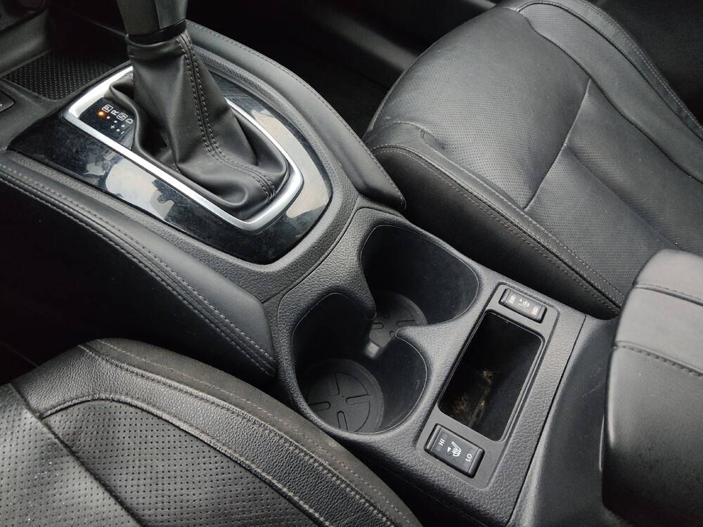 2019 Nissan Rogue in Union City, GA 30291 - 18100036 26