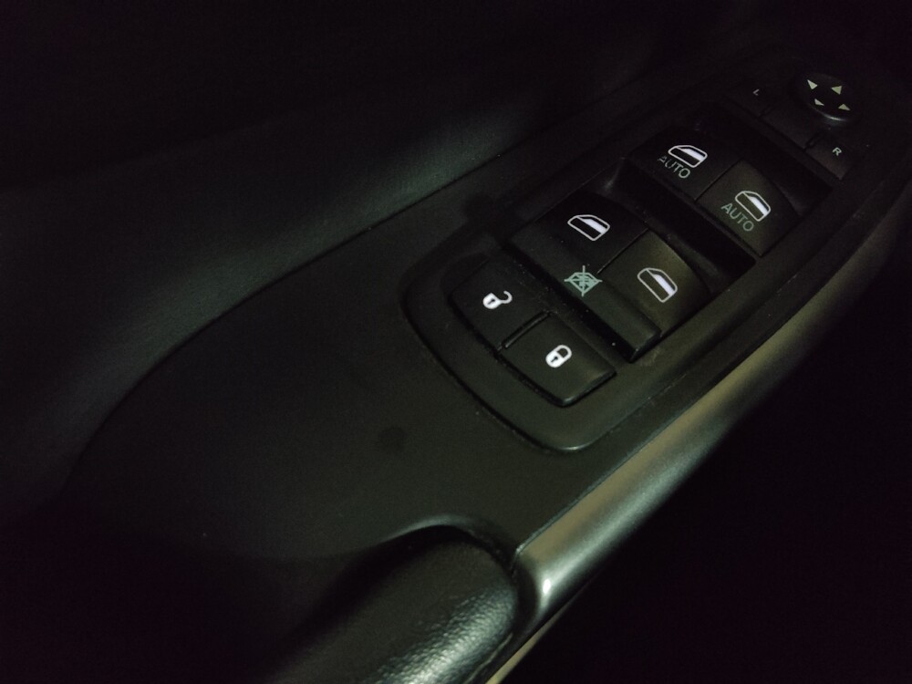 2019 Jeep Cherokee in Union City, GA 30291 - 18100052 27