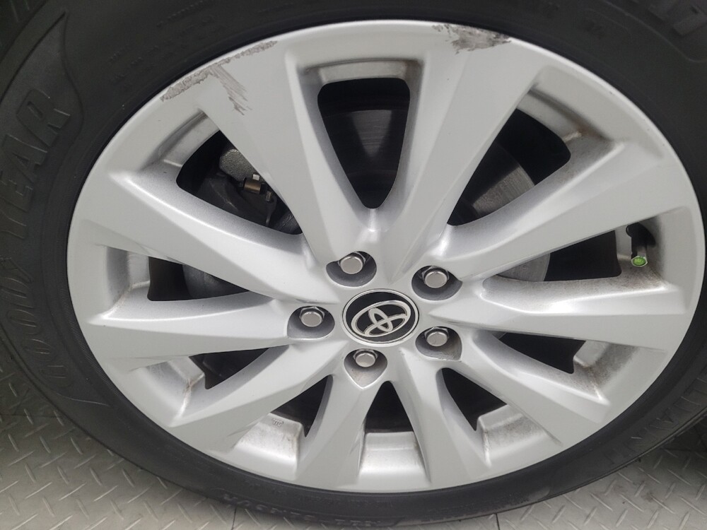 2020 Toyota Camry in Marietta, GA 30062 - 18100058 31