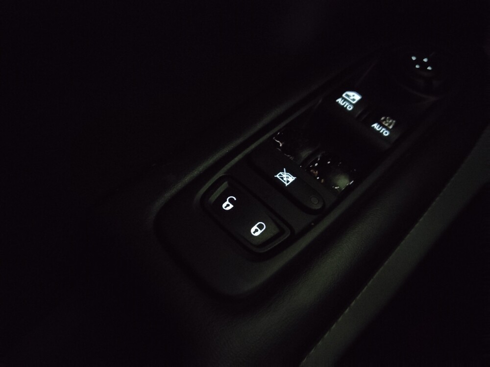 2018 Jeep Compass in Duluth, GA 30096 - 18100059 27