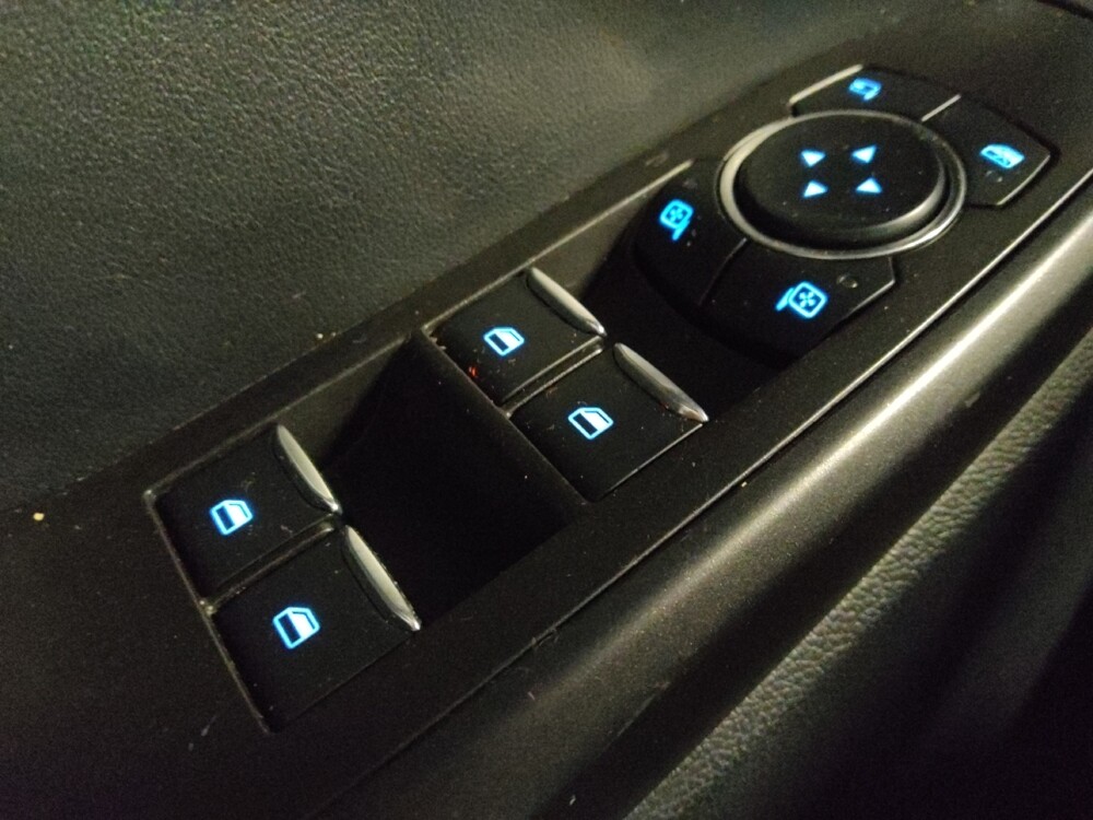 2020 Ford Explorer in Glendale, AZ 85301 - 18100083 27