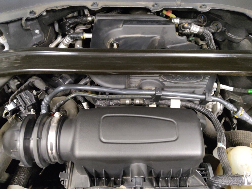 2020 Ford Explorer in Glendale, AZ 85301 - 18100083 30