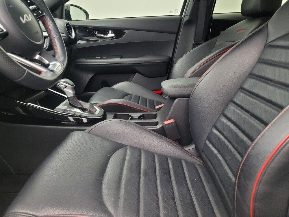 2022 Kia Forte in Tampa, FL 33619 - 18100091 17