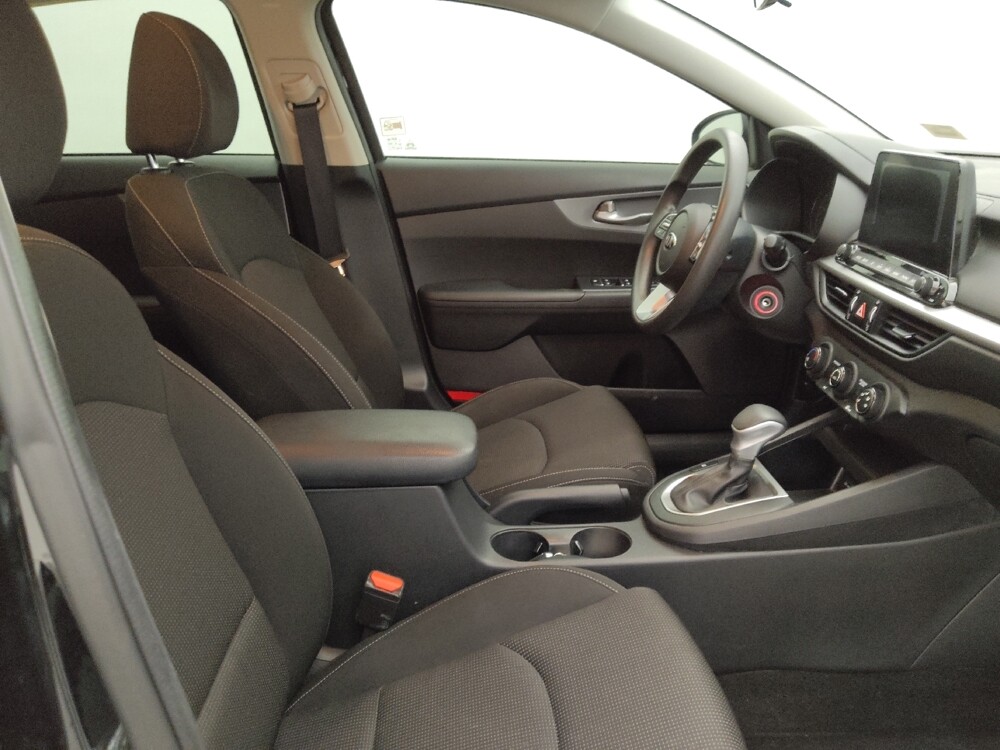 2021 Kia Forte in Clearwater, FL 33764 - 18100092 21