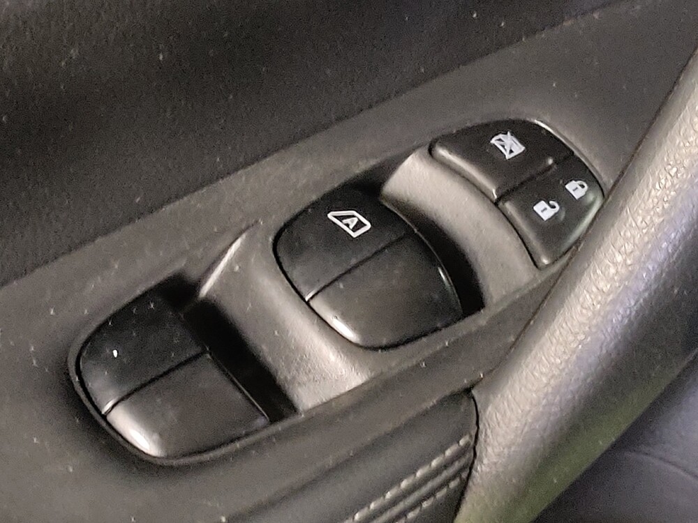 2017 Nissan Rogue in Columbus, GA 31909 - 18100095 27