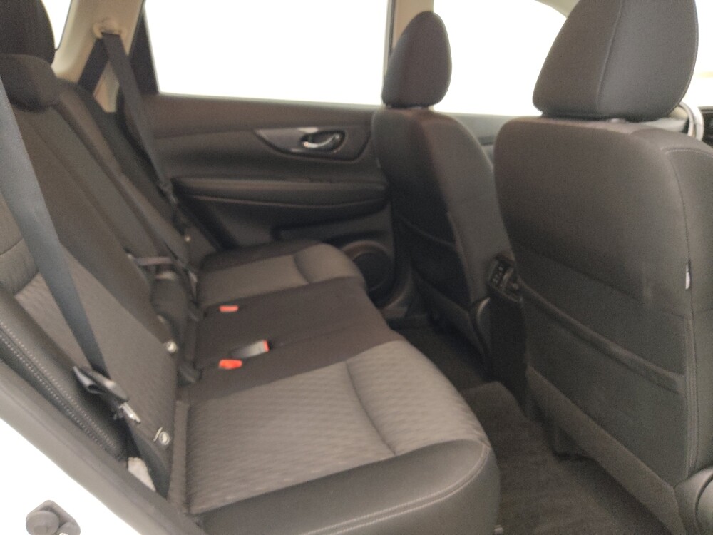 2019 Nissan Rogue in Bradenton, FL 34207 - 18100097 19