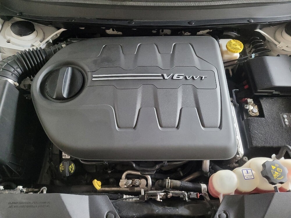 2020 Jeep Cherokee in Knoxville, TN 37923 - 18100104 30