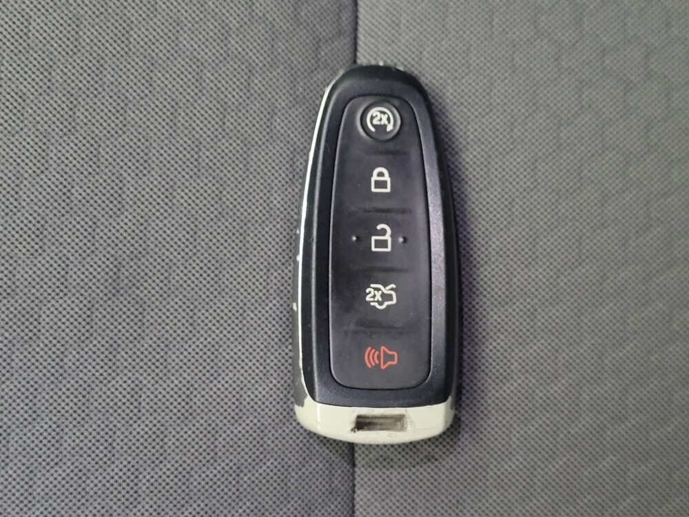 2019 Ford Escape in Hialeah, FL 33014 - 18100112 32