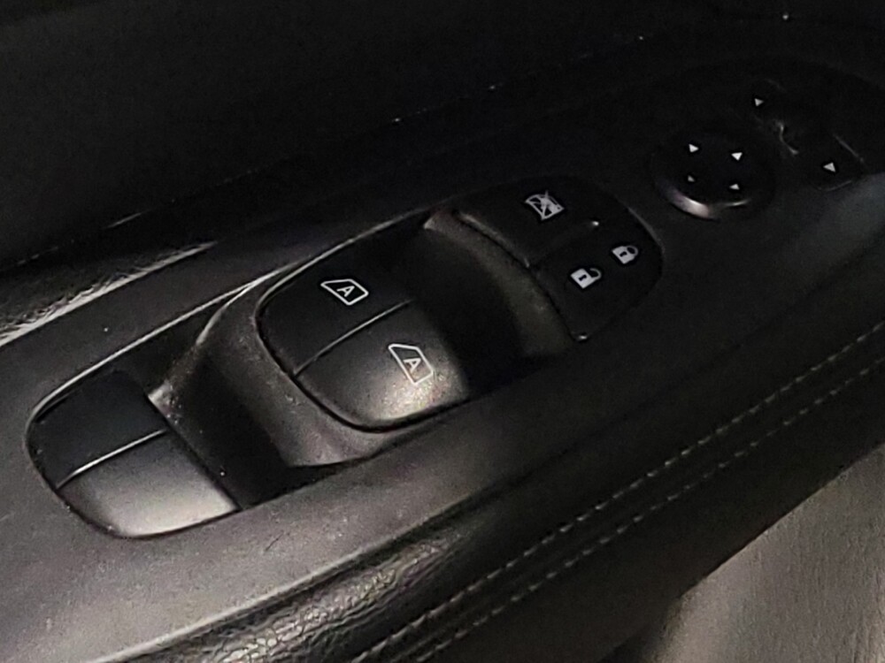 2020 Nissan Pathfinder in Orlando, FL 32808 - 18100117 27