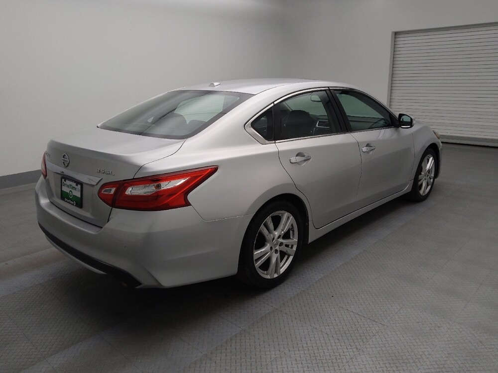 2017 Nissan Altima in Denver, CO 80012 - 18100130 9