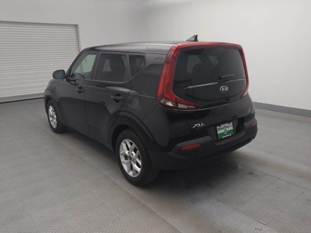 2020 Kia Soul in Wichita, KS 67207 - 18100131 5