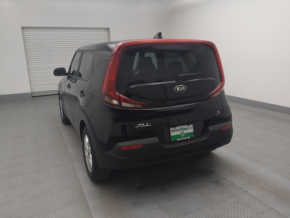 2020 Kia Soul in Wichita, KS 67207 - 18100131 6