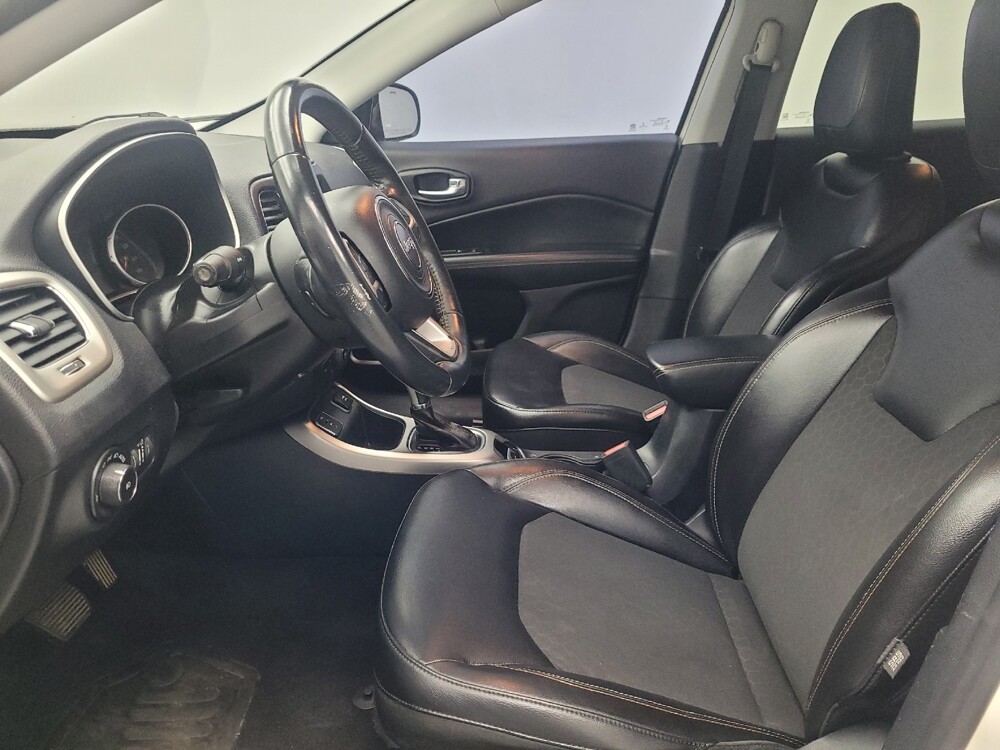 2018 Jeep Compass in Memphis, TN 38128 - 18100137 17
