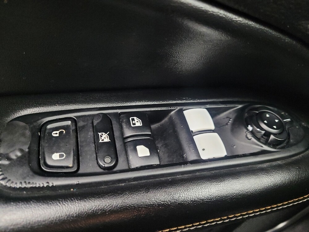 2018 Jeep Compass in Memphis, TN 38128 - 18100137 27