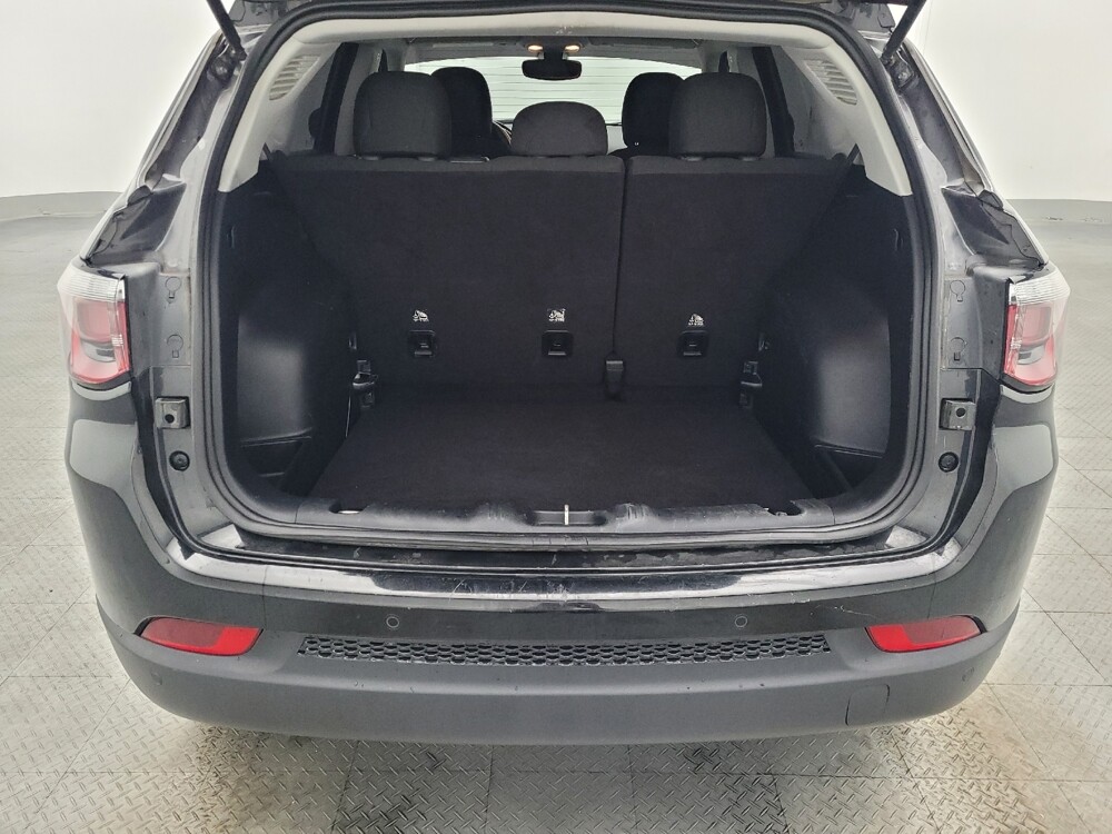 2018 Jeep Compass in Hialeah, FL 33014 - 18100140 29