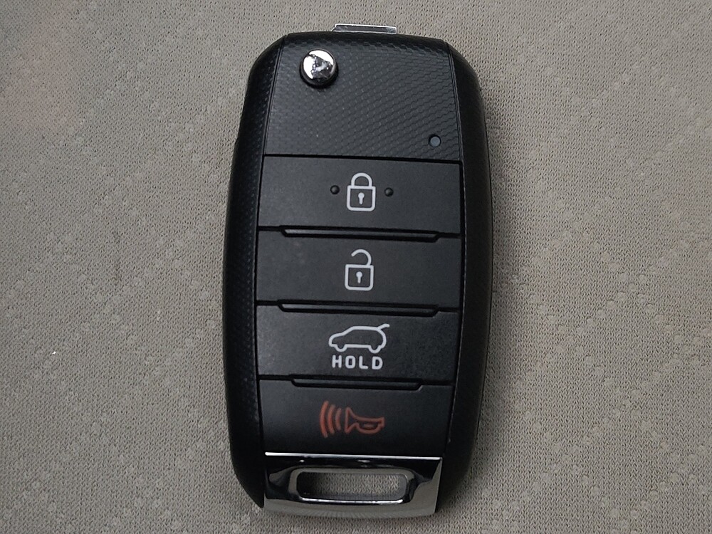 2016 Kia Sorento in Houston, TX 77074 - 18100145 32