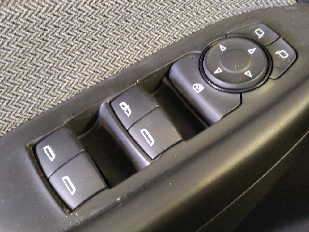 2021 Chevrolet TrailBlazer in San Antonio, TX 78238 - 18100148 27