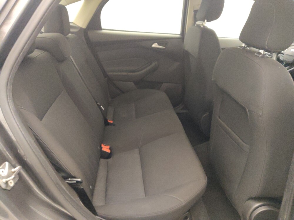 2018 Ford Focus in Metairie, LA 70006 - 18100149 19