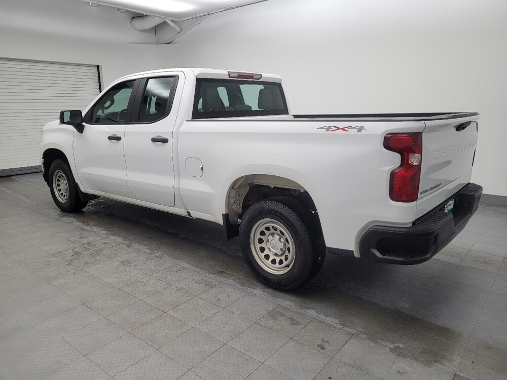 2019 Chevrolet Silverado 1500 in Cincinnati, OH 45255 - 18100161 3