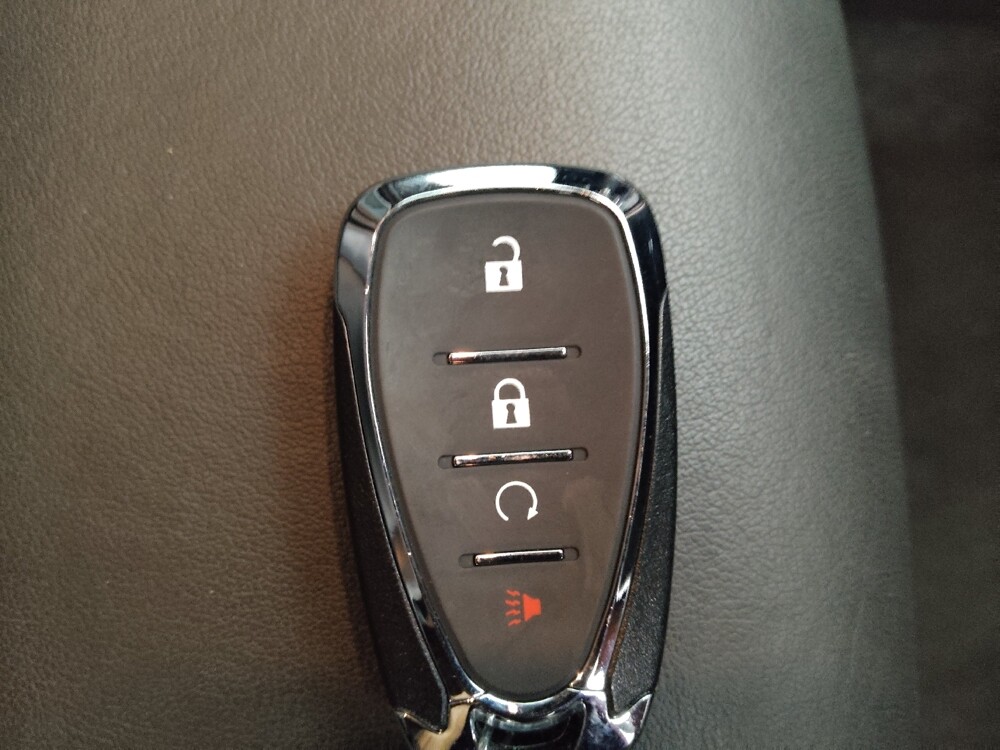 2022 Chevrolet Trax in Des Moines, IA 50310 - 18100197 32