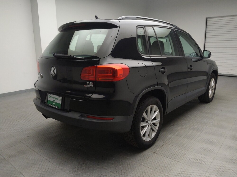 2018 Volkswagen Tiguan in Taylor, MI 48180 - 18100199 9