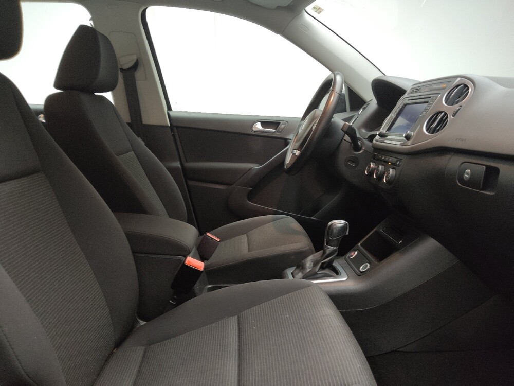 2018 Volkswagen Tiguan in Taylor, MI 48180 - 18100199 21
