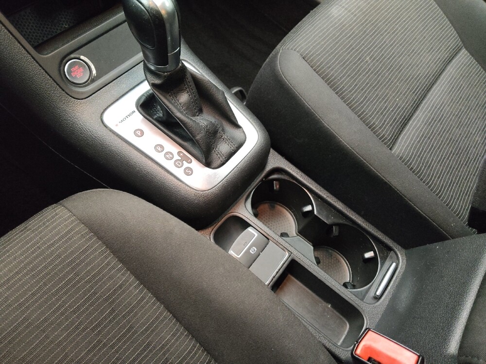 2018 Volkswagen Tiguan in Taylor, MI 48180 - 18100199 26