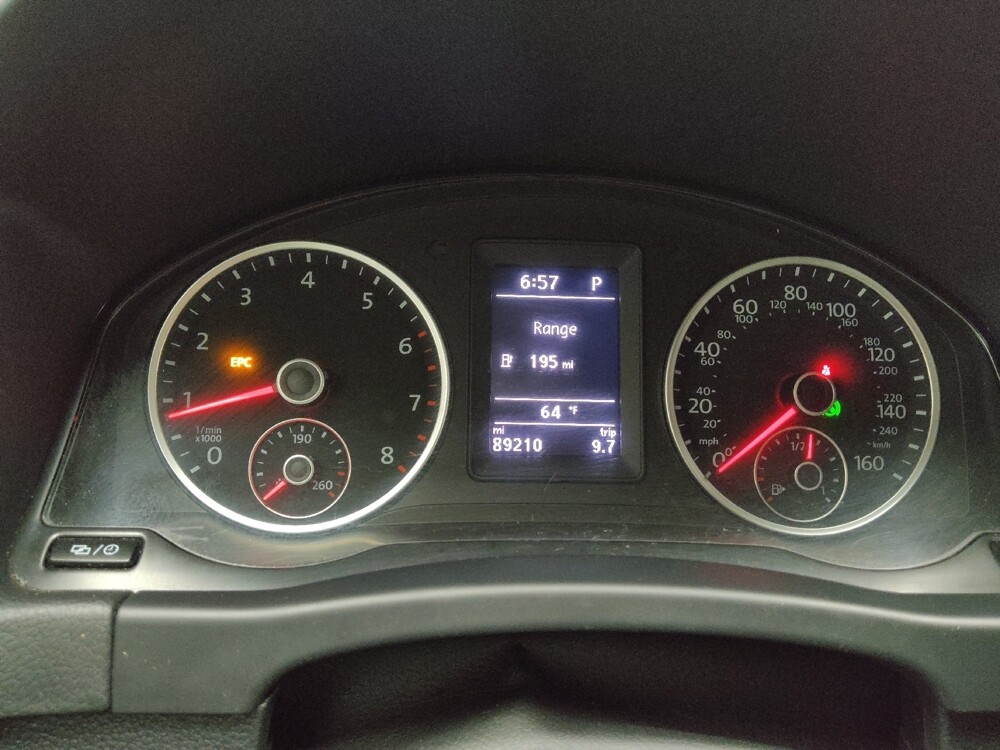 2018 Volkswagen Tiguan in Taylor, MI 48180 - 18100199 23