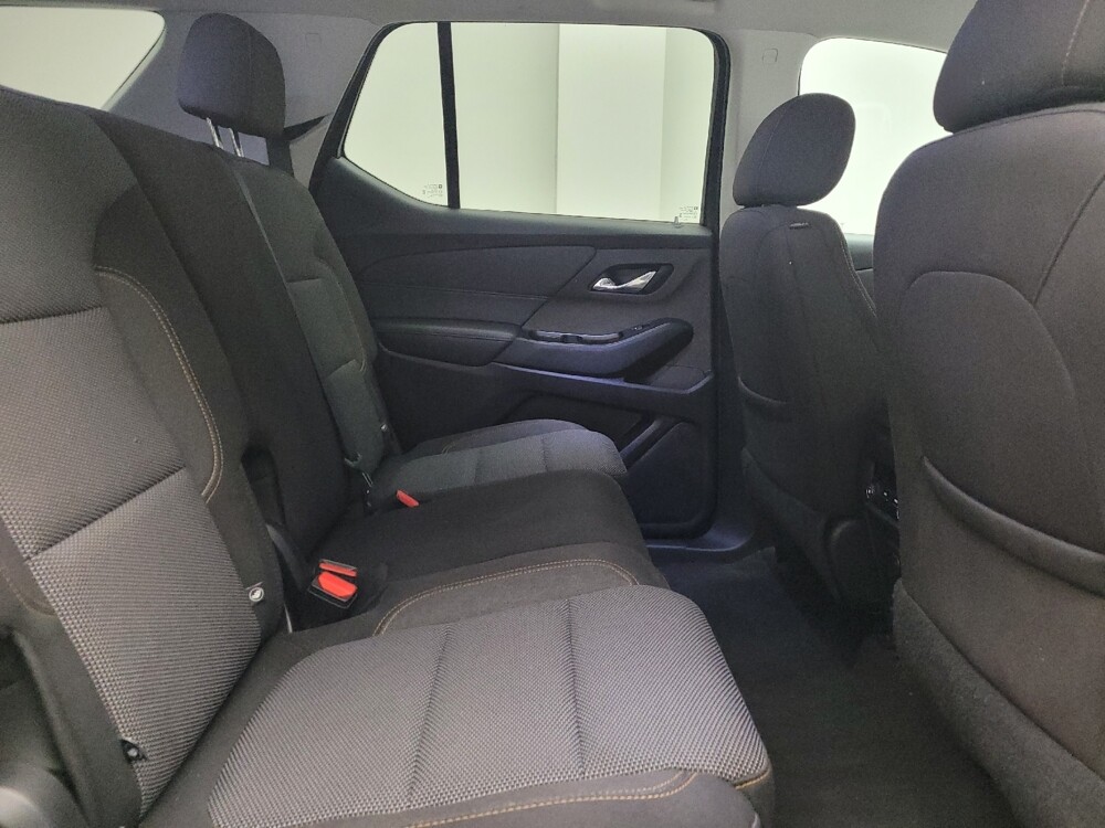 2020 Chevrolet Traverse in Springfield, MO 65807 - 18100202 19