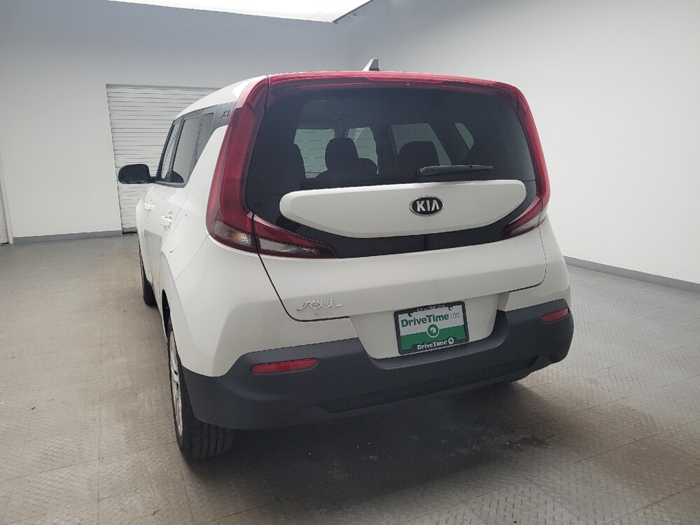 2020 Kia Soul in Springfield, MO 65807 - 18100204 6