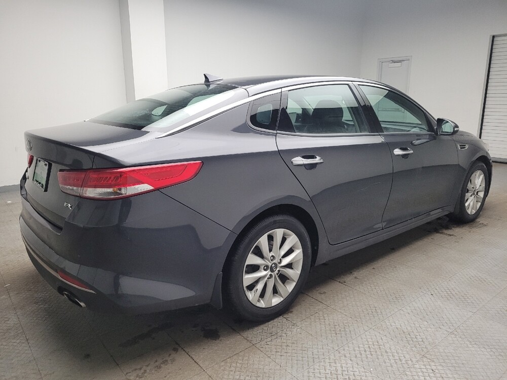 2018 Kia Optima in Taylor, MI 48180 - 18100205 10