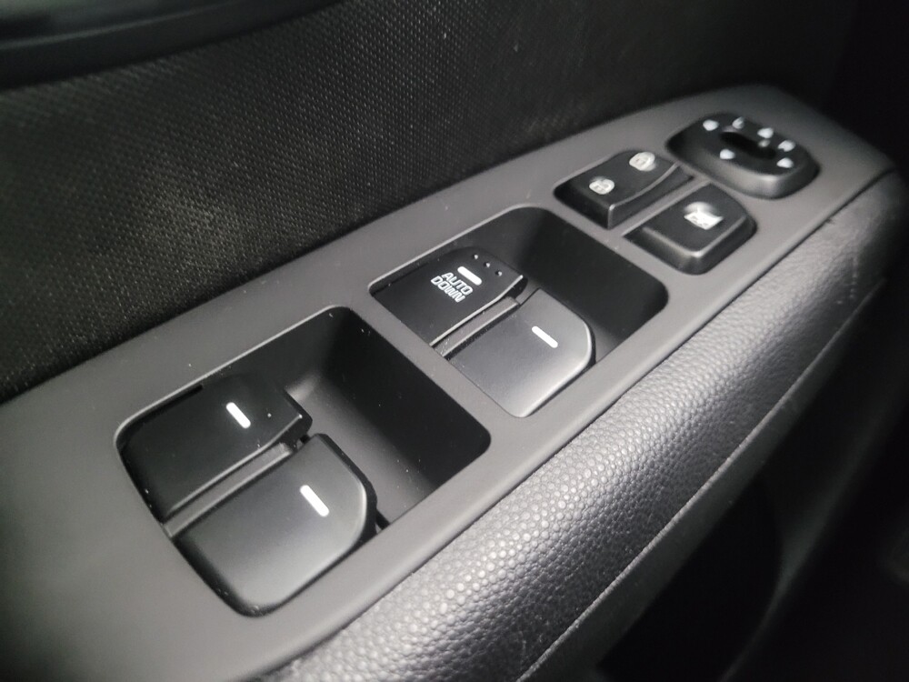 2016 Kia Soul in Highland, IN 46322 - 18100209 27