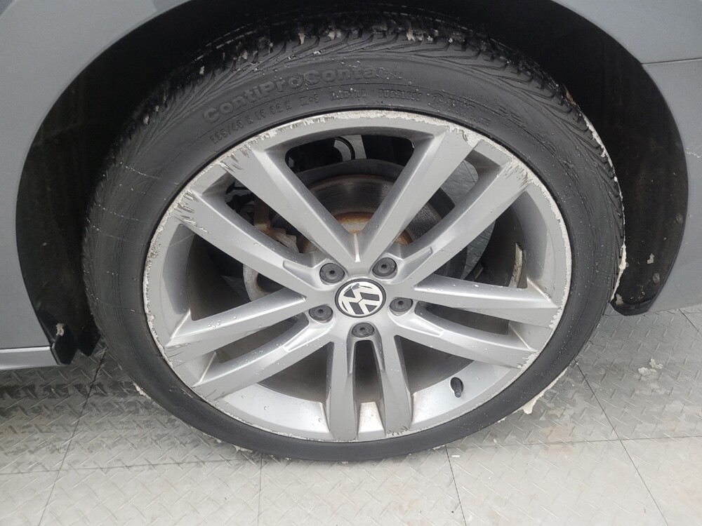 2017 Volkswagen Passat in Cincinnati, OH 45255 - 18100214 31