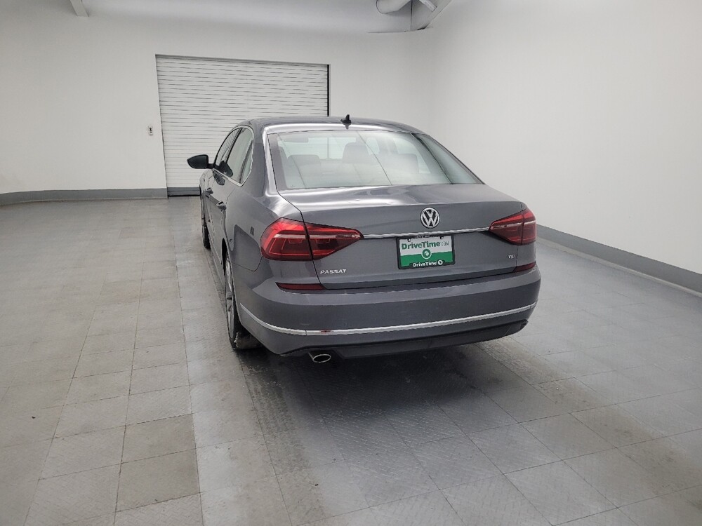2017 Volkswagen Passat in Cincinnati, OH 45255 - 18100214 6