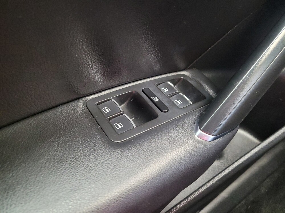 2017 Volkswagen Passat in Cincinnati, OH 45255 - 18100214 27