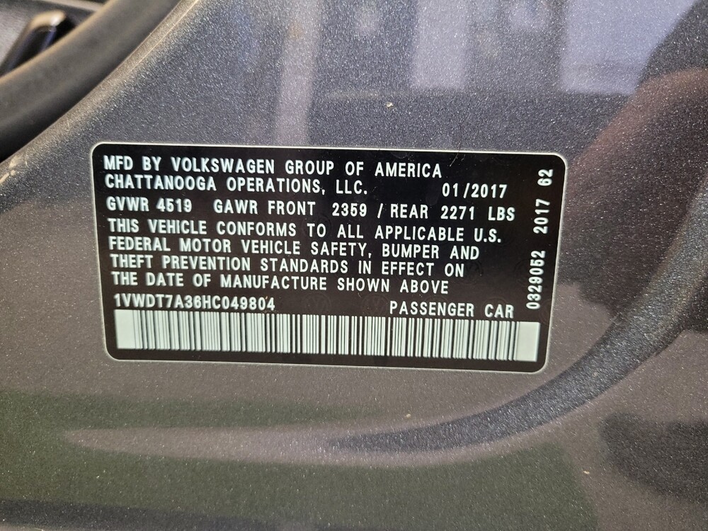 2017 Volkswagen Passat in Cincinnati, OH 45255 - 18100214 33