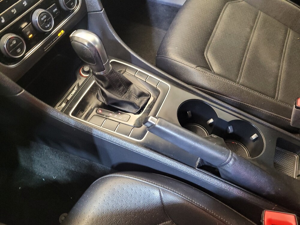 2017 Volkswagen Passat in Cincinnati, OH 45255 - 18100214 26