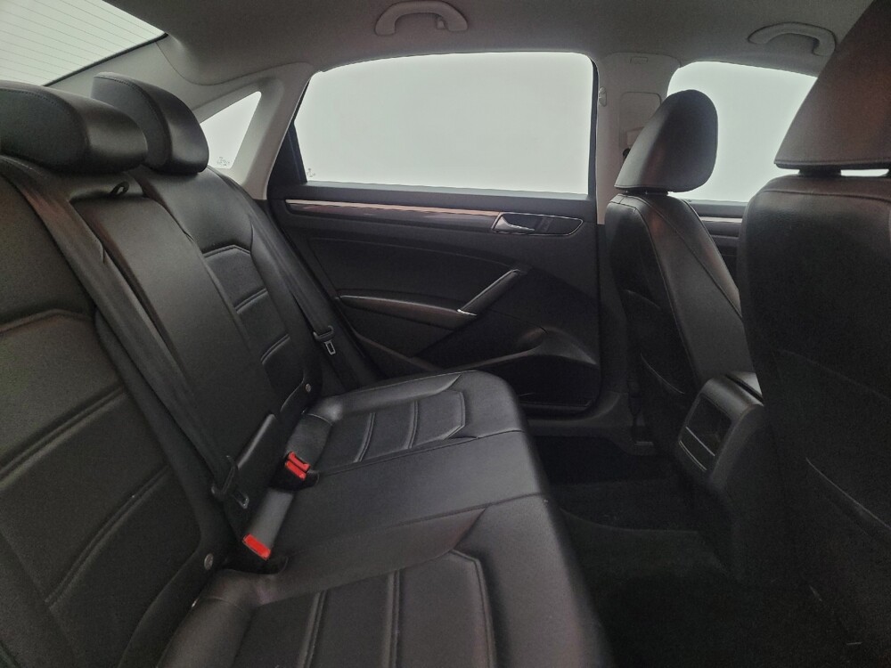 2017 Volkswagen Passat in Cincinnati, OH 45255 - 18100214 19