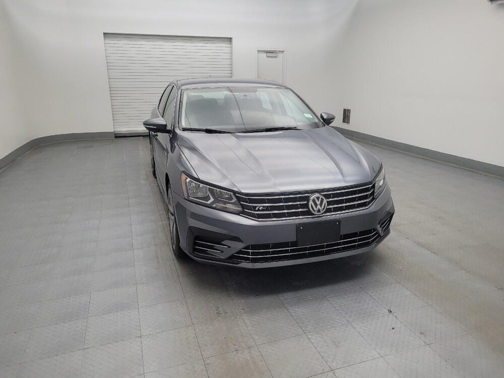 2017 Volkswagen Passat in Cincinnati, OH 45255 - 18100214 14