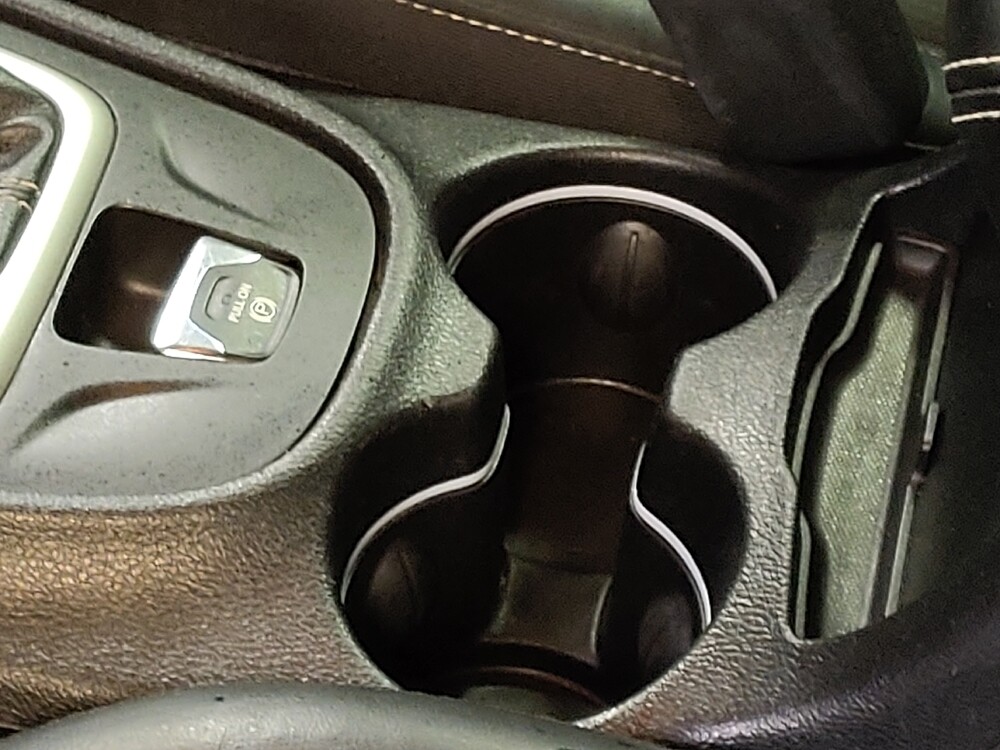 2018 Jeep Cherokee in Tampa, FL 33619 - 18100216 26