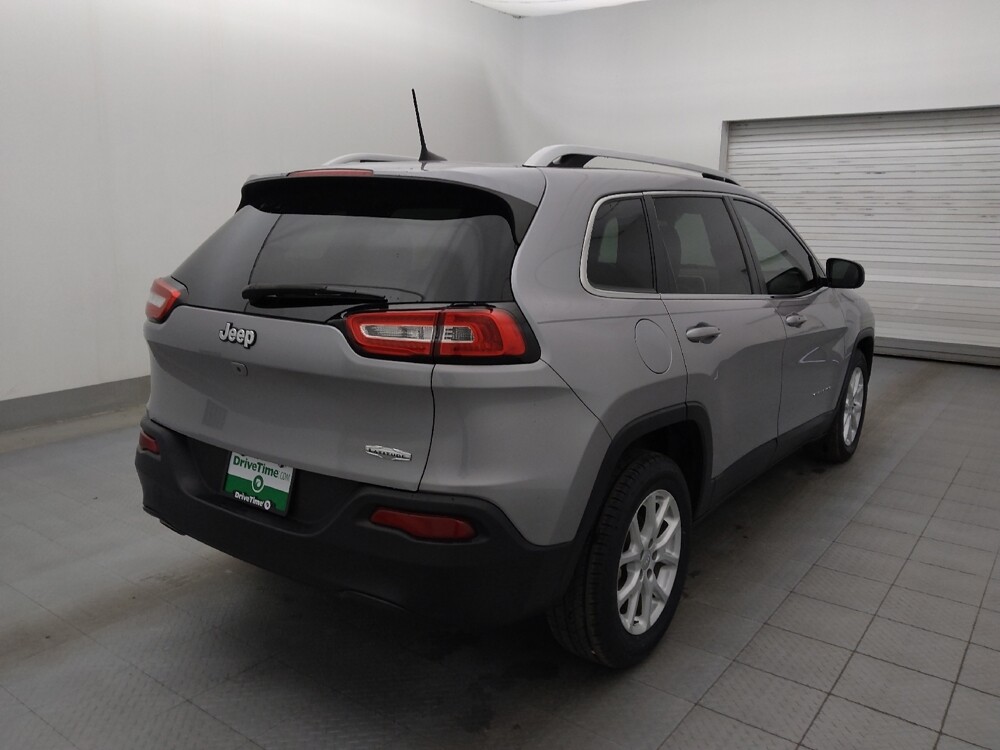 2018 Jeep Cherokee in Tampa, FL 33619 - 18100216 9